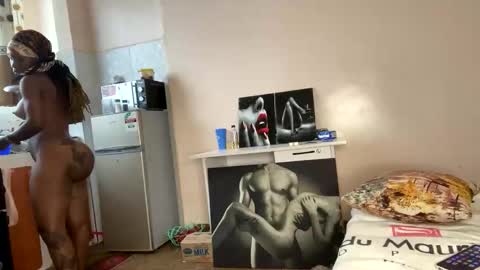 Butterflyass online show from November 1, 2025, 11:56 am