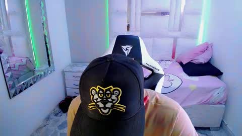 N I N O online show from March 4, 2025, 7:32 pm