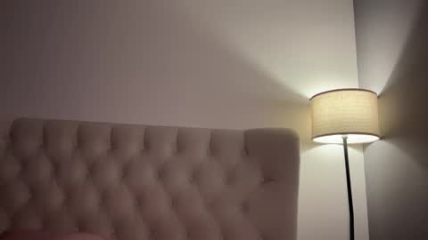 Jennie and Sophia online show from March 2, 2025, 5:47 pm