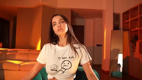 Jennifer Diaz online show from February 11, 2025, 6:22 pm