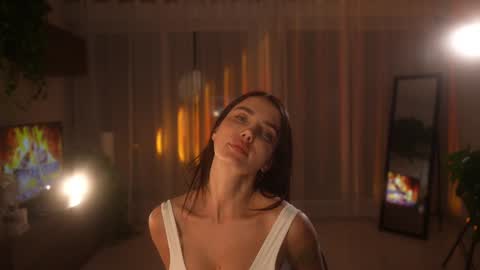 Jennifer Diaz online show from January 12, 2026, 8:14 pm