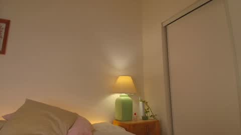 Jsmine  and sometimes Beaulooks online show from February 28, 2025, 9:44 pm