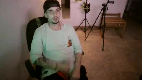 juan235665 online show from June 15, 2026, 5:53 am