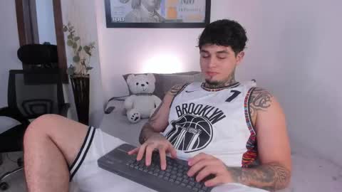 juan_alvarez18 online show from October 10, 2025, 12:53 am