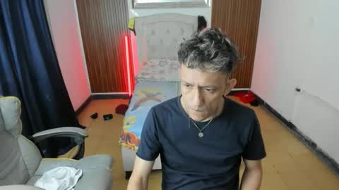 juan_and_luke online show from April 23, 2026, 11:53 am