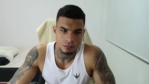 juan_gomez_1 online show from September 17, 2025, 12:56 am