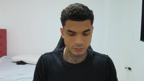 juan_gomez_1 online show from April 28, 2026, 11:10 pm