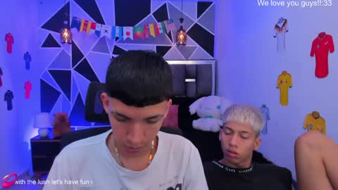 Snapshot of juan_nd_steven chatting on June 19, 2026, 2:27 am JuanSteven online show from June 19, 2026, 2:27 am