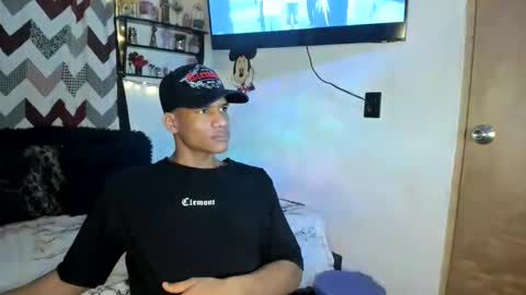 Snapshot of juanbigcock21cm chatting on May 22, 2026, 4:19 am juan jose online show from May 22, 2026, 4:19 am