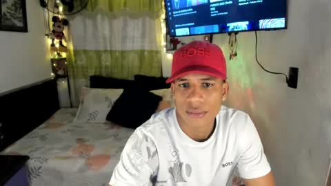 Snapshot of juanbigcock21cm chatting on June 19, 2026, 7:06 pm juan jose online show from June 19, 2026, 7:06 pm