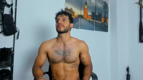 Juan Esteban online show from November 16, 2025, 1:00 am