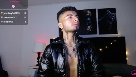 juancamilo66_ online show from February 10, 2025, 7:15 am