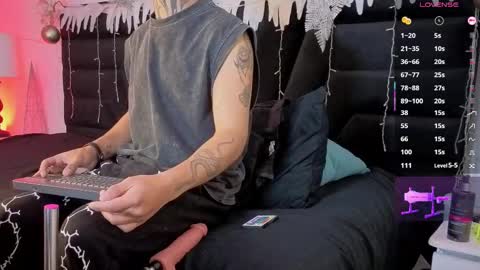 juancamilo66_ online show from December 21, 2025, 2:30 am