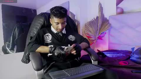 juancamilo66_ online show from June 18, 2026, 5:39 pm
