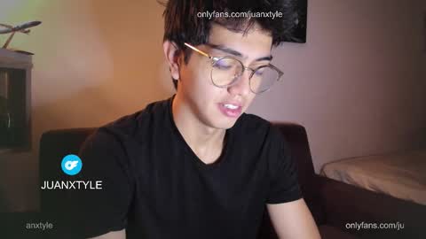 . online show from December 13, 2025, 9:20 pm