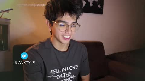 . online show from December 15, 2025, 5:50 pm