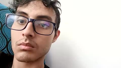 Snapshot of juanesan chatting on September 24, 2025, 6:55 pm Juanesan CaballeroSolitario online show from September 24, 2025, 6:55 pm