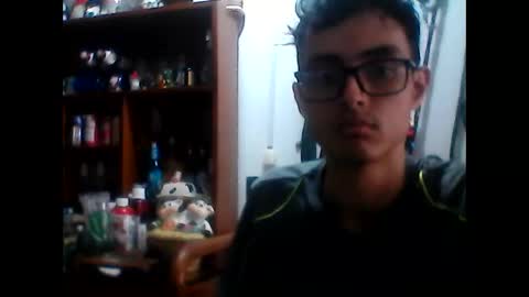 Snapshot of juanesan chatting on May 8, 2026, 3:39 pm Juanesan CaballeroSolitario online show from May 8, 2026, 3:39 pm