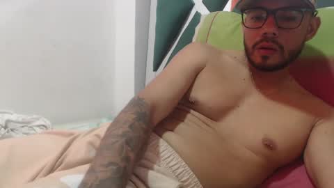 juanfe_style online show from October 11, 2025, 3:32 pm