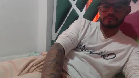 juanfe_style online show from October 12, 2025, 5:45 pm