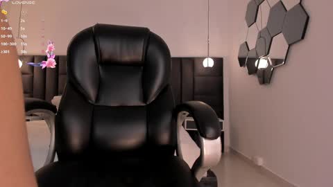 Juanita Clay online show from February 20, 2025, 2:46 pm