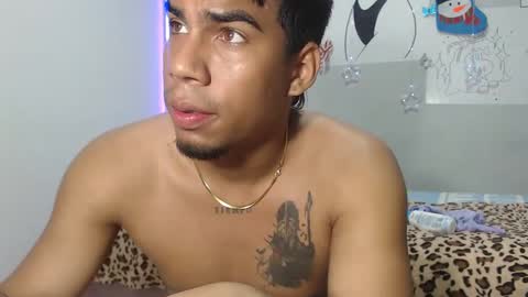 juanse_hot11 online show from January 6, 2025, 1:41 pm