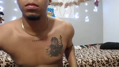 juanse_hot11 online show from January 18, 2025, 12:15 pm