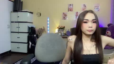 EloiseMoree online show from December 6, 2024, 4:58 am