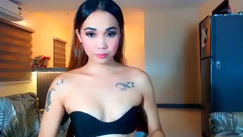 EloiseMoree online show from June 29, 2026, 1:33 pm