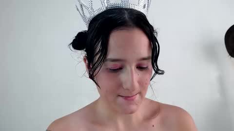 Sisi online show from October 10, 2025, 7:13 pm