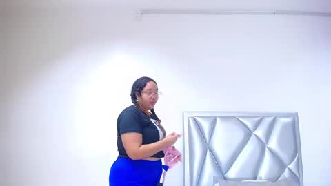 juicy_bignipples18 online show from January 7, 2025, 1:57 pm