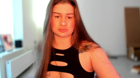 Snapshot of juicyhelenx chatting on May 22, 2026, 4:23 pm Elena online show from May 22, 2026, 4:23 pm