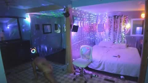 juicyjayxxx69 online show from September 18, 2025, 3:30 am