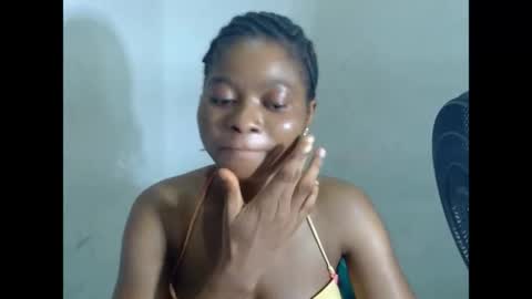 juicynpinkx online show from April 8, 2026, 10:21 pm