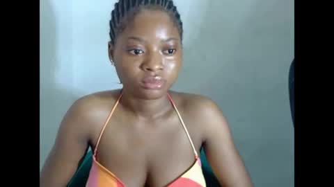 juicynpinkx online show from April 24, 2026, 9:01 am