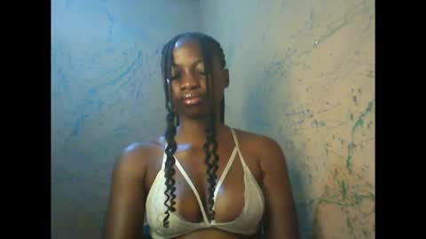 juicypiexx online show from November 5, 2025, 11:27 pm