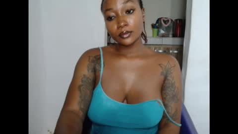 juicyxpink online show from November 20, 2025, 11:48 pm