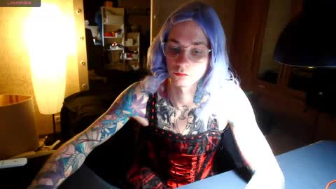 Julia online show from May 9, 2026, 6:24 pm