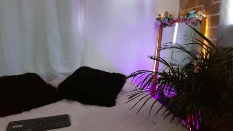 Jules and Gia online show from January 6, 2025, 4:44 pm