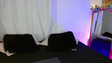 Jules and Gia online show from January 10, 2025, 11:43 am