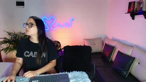 Jules and Gia online show from January 30, 2025, 11:45 pm