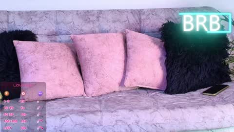 Jules and Gia online show from April 7, 2026, 12:27 pm