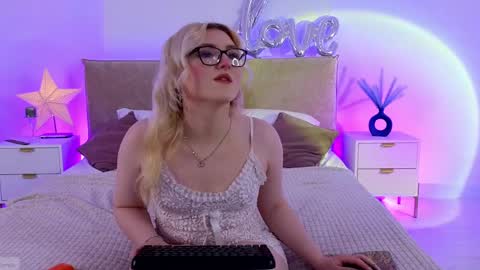 Jules Nightt online show from May 25, 2026, 9:21 pm