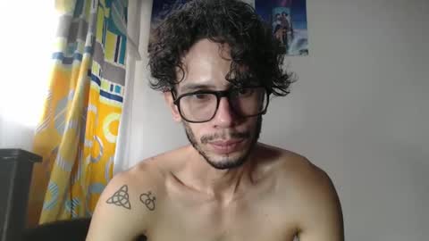 Julfigo online show from February 21, 2025, 3:32 pm