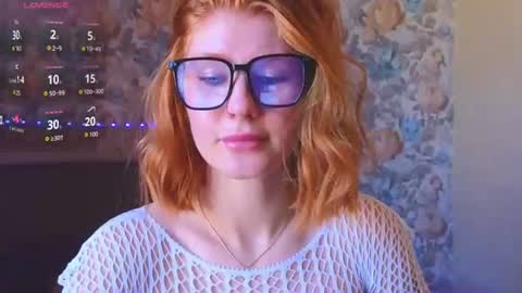 Snapshot of juli_ginger chatting on July 1, 2026, 5:42 am Julia online show from July 1, 2026, 5:42 am