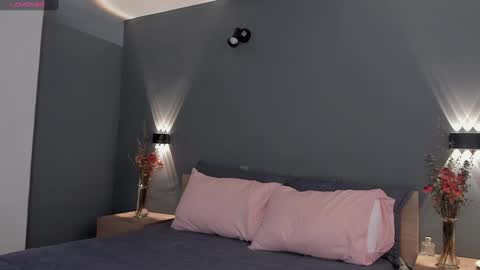 Juli Modelo Independiente online show from December 6, 2024, 5:55 pm