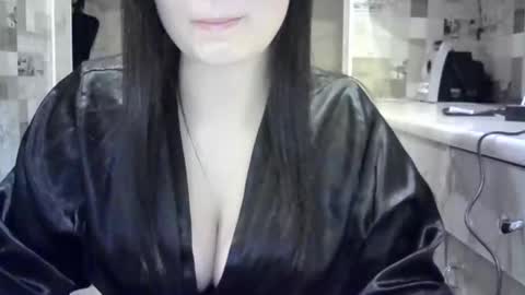 julia69009 online show from December 22, 2024, 8:47 pm