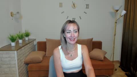 julia__cherry_ online show from December 10, 2024, 10:05 pm
