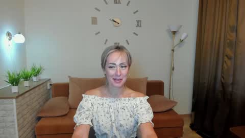 julia__cherry_ online show from January 17, 2025, 12:31 pm
