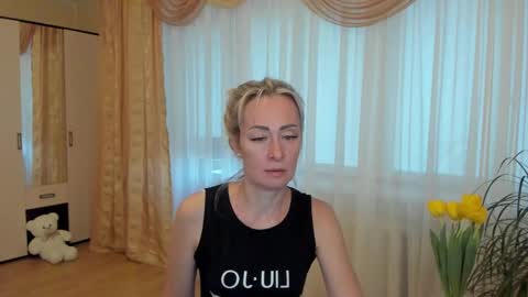 julia__cherry_ online show from March 8, 2025, 2:19 pm